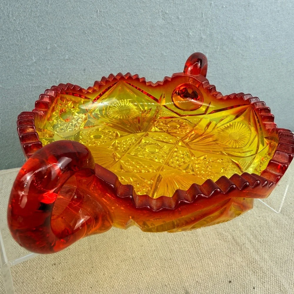 Vintage L.E. Smith Amberina Glass Daisy and Button‎ Two Handled Bon Bon Dish